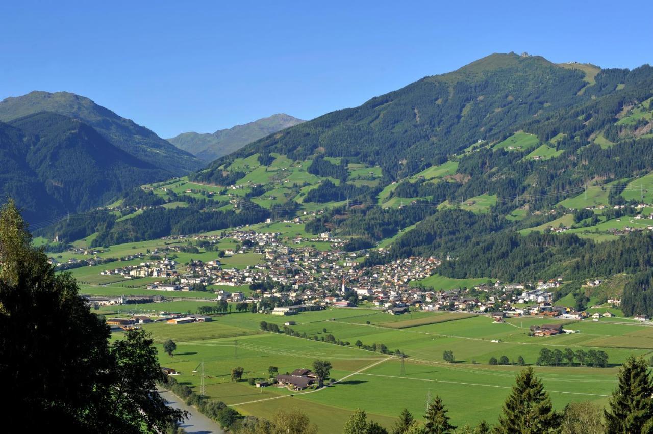 Chalets Aue Hart im Zillertal Exterior photo